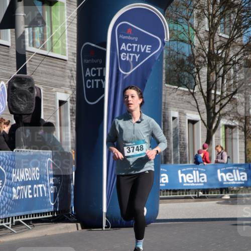 06.04.2025 - 44. Internationalen Wilhelmsburger Insellauf A. Gomolzig http://msf.ph/oto/7578446 06.04.2025 10:28:11 Ziel 3748 meine-sportfotos.de
