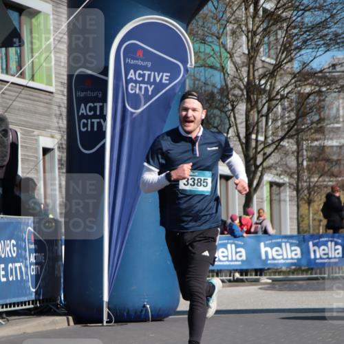 06.04.2025 - 44. Internationalen Wilhelmsburger Insellauf A. Gomolzig http://msf.ph/oto/7578472 06.04.2025 10:28:05 Ziel 3385 meine-sportfotos.de