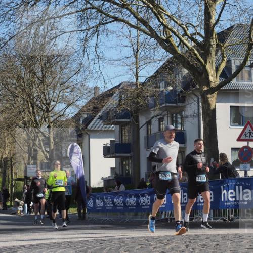 06.04.2025 - 44. Internationalen Wilhelmsburger Insellauf Luisa Fischer http://msf.ph/oto/7578474 06.04.2025 10:39:03 Ziel 4253, 60, 3709, 3350 meine-sportfotos.de