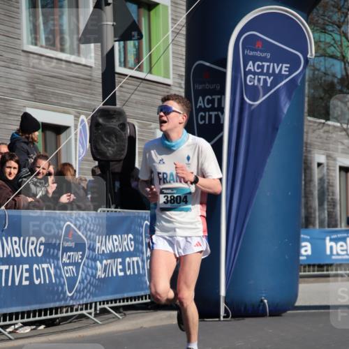 06.04.2025 - 44. Internationalen Wilhelmsburger Insellauf A. Gomolzig http://msf.ph/oto/7578511 06.04.2025 10:27:54 Ziel 3804, 4615, 5070 meine-sportfotos.de