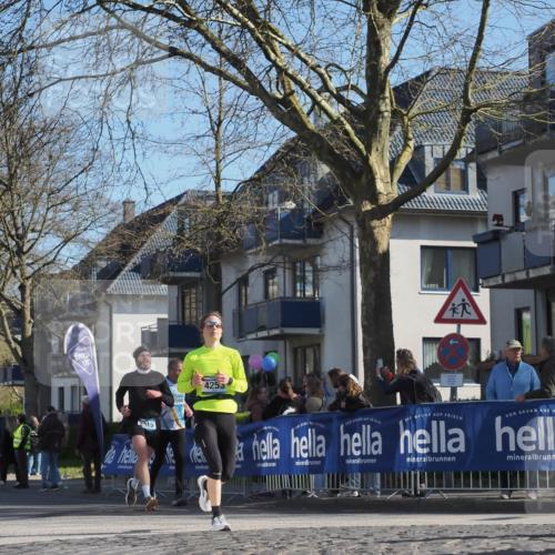06.04.2025 - 44. Internationalen Wilhelmsburger Insellauf Luisa Fischer http://msf.ph/oto/7578606 06.04.2025 10:39:04 Ziel 4592, 4255, 915 meine-sportfotos.de