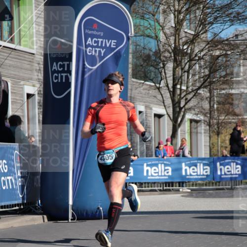 06.04.2025 - 44. Internationalen Wilhelmsburger Insellauf A. Gomolzig http://msf.ph/oto/7578633 06.04.2025 10:27:32 Ziel 3117, 3596, 3651, 4305 meine-sportfotos.de