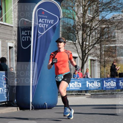 06.04.2025 - 44. Internationalen Wilhelmsburger Insellauf A. Gomolzig http://msf.ph/oto/7578636 06.04.2025 10:27:32 Ziel 3117, 3596, 3651, 4305 meine-sportfotos.de