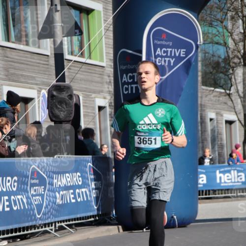 06.04.2025 - 44. Internationalen Wilhelmsburger Insellauf A. Gomolzig http://msf.ph/oto/7578647 06.04.2025 10:27:29 Ziel 3596, 3651, 4252, 4305 meine-sportfotos.de
