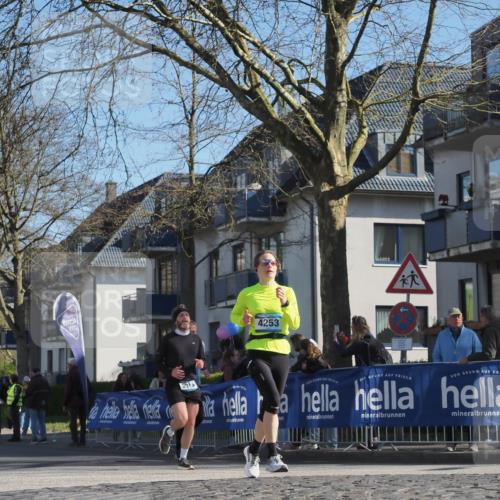 06.04.2025 - 44. Internationalen Wilhelmsburger Insellauf Luisa Fischer http://msf.ph/oto/7578649 06.04.2025 10:39:05 Ziel 4592, 4253, 3915 meine-sportfotos.de