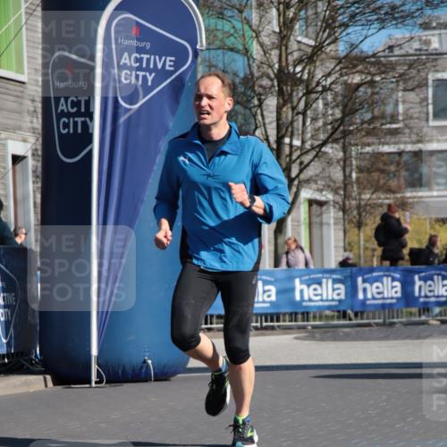 06.04.2025 - 44. Internationalen Wilhelmsburger Insellauf A. Gomolzig http://msf.ph/oto/7578674 06.04.2025 10:27:25 Ziel 3651, 4207, 4252, 4553 meine-sportfotos.de