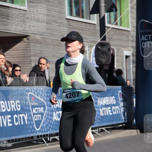 06.04.2025 - 44. Internationalen Wilhelmsburger Insellauf A. Gomolzig http://msf.ph/oto/7578678 06.04.2025 10:27:22 Ziel 3181, 3344, 4207, 4252, 4553 meine-sportfotos.de