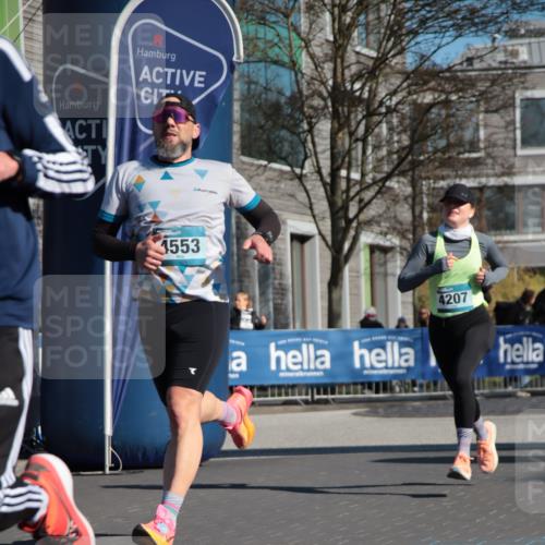 06.04.2025 - 44. Internationalen Wilhelmsburger Insellauf A. Gomolzig http://msf.ph/oto/7578704 06.04.2025 10:27:20 Ziel 3181, 3344, 4207, 4252, 4553 meine-sportfotos.de