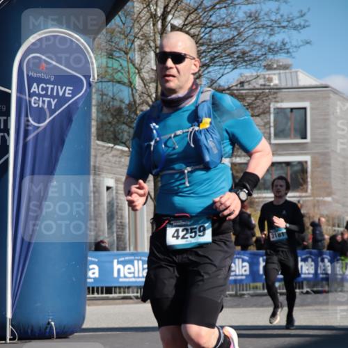 06.04.2025 - 44. Internationalen Wilhelmsburger Insellauf A. Gomolzig http://msf.ph/oto/7578757 06.04.2025 10:27:14 Ziel 3181, 3343, 3344, 3610, 4203, 4259, 4553 meine-sportfotos.de