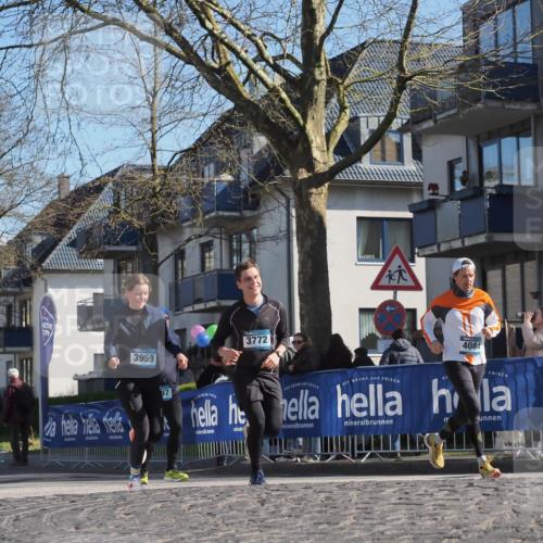 06.04.2025 - 44. Internationalen Wilhelmsburger Insellauf Luisa Fischer http://msf.ph/oto/7578759 06.04.2025 10:43:56 Ziel 3959, 3772, 4084, 97 meine-sportfotos.de