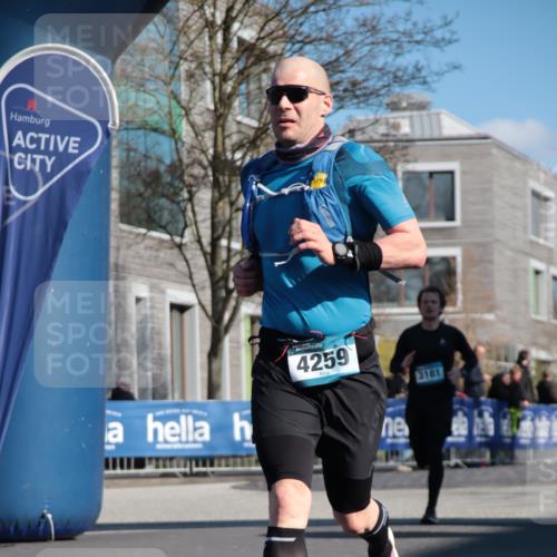 06.04.2025 - 44. Internationalen Wilhelmsburger Insellauf A. Gomolzig http://msf.ph/oto/7578761 06.04.2025 10:27:14 Ziel 3181, 3343, 3344, 3610, 4203, 4259, 4553 meine-sportfotos.de