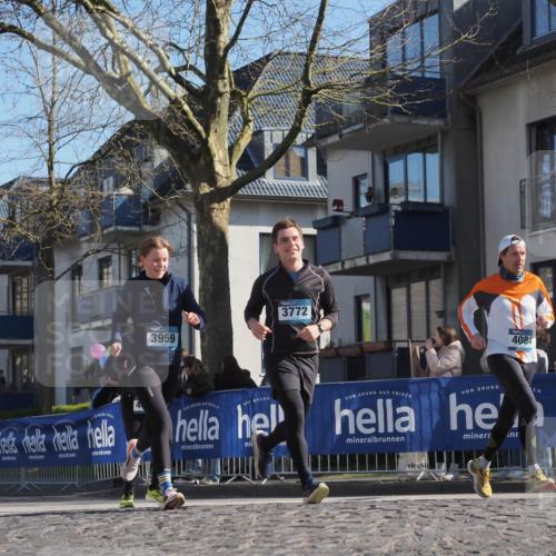 06.04.2025 - 44. Internationalen Wilhelmsburger Insellauf Luisa Fischer http://msf.ph/oto/7578793 06.04.2025 10:43:56 Ziel 3959, 3772, 4084 meine-sportfotos.de