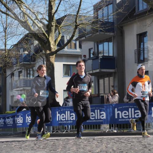 06.04.2025 - 44. Internationalen Wilhelmsburger Insellauf Luisa Fischer http://msf.ph/oto/7578800 06.04.2025 10:43:56 Ziel 3959, 3772, 4084 meine-sportfotos.de