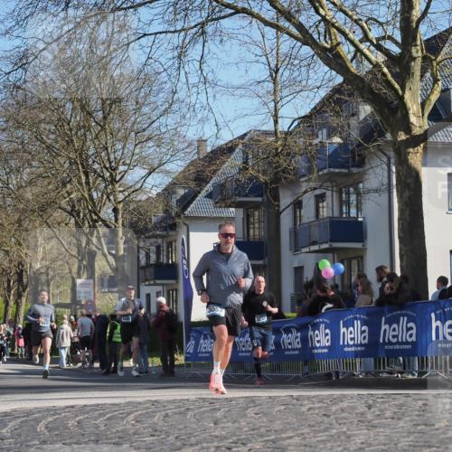 06.04.2025 - 44. Internationalen Wilhelmsburger Insellauf Luisa Fischer http://msf.ph/oto/7578928 06.04.2025 10:44:04 Ziel 4429, 3489, 3057, 3232, 9 meine-sportfotos.de