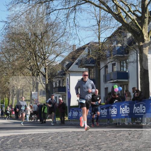06.04.2025 - 44. Internationalen Wilhelmsburger Insellauf Luisa Fischer http://msf.ph/oto/7578934 06.04.2025 10:44:04 Ziel 4429, 3057, 19 meine-sportfotos.de