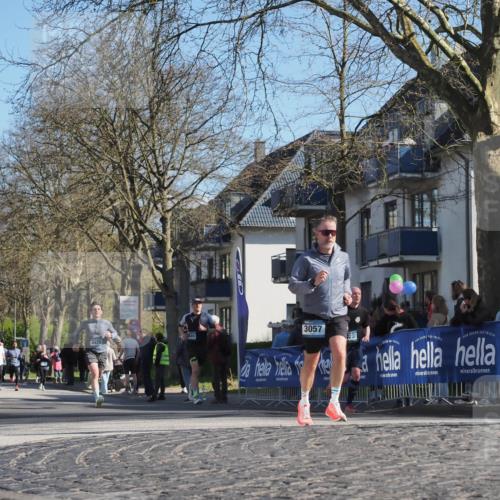 06.04.2025 - 44. Internationalen Wilhelmsburger Insellauf Luisa Fischer http://msf.ph/oto/7578947 06.04.2025 10:44:04 Ziel 4429, 3057, 232 meine-sportfotos.de