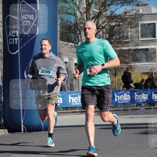 06.04.2025 - 44. Internationalen Wilhelmsburger Insellauf A. Gomolzig http://msf.ph/oto/7579021 06.04.2025 10:26:46 Ziel 3099, 4327, 4516, 5076 meine-sportfotos.de