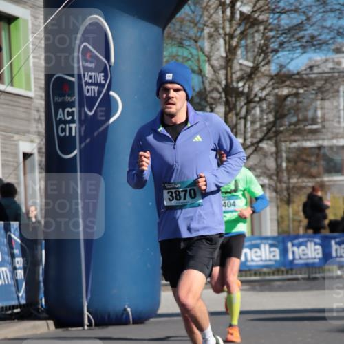 06.04.2025 - 44. Internationalen Wilhelmsburger Insellauf A. Gomolzig http://msf.ph/oto/7579079 06.04.2025 10:26:36 Ziel 3870, 4404, 5076 meine-sportfotos.de