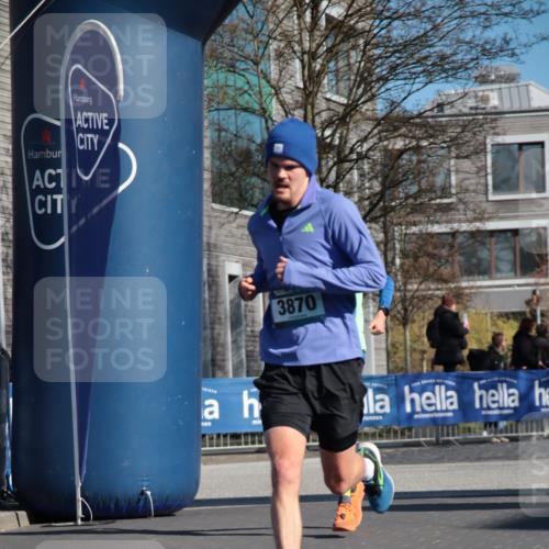 06.04.2025 - 44. Internationalen Wilhelmsburger Insellauf A. Gomolzig http://msf.ph/oto/7579081 06.04.2025 10:26:36 Ziel 3870, 4404, 5076 meine-sportfotos.de