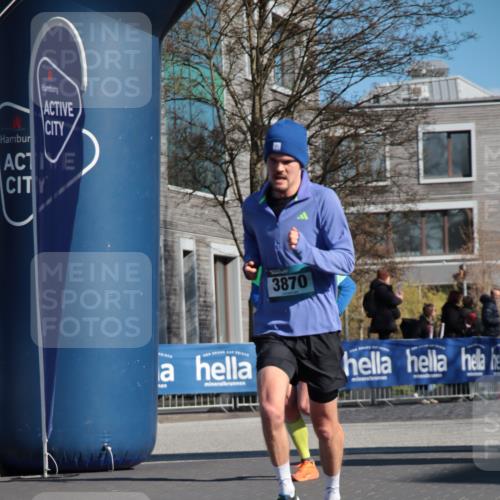 06.04.2025 - 44. Internationalen Wilhelmsburger Insellauf A. Gomolzig http://msf.ph/oto/7579089 06.04.2025 10:26:36 Ziel 3870, 4404, 5076 meine-sportfotos.de