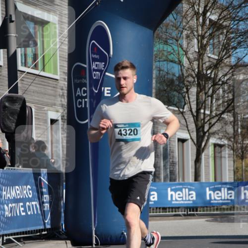 06.04.2025 - 44. Internationalen Wilhelmsburger Insellauf A. Gomolzig http://msf.ph/oto/7579102 06.04.2025 10:26:27 Ziel 3448, 4320 meine-sportfotos.de