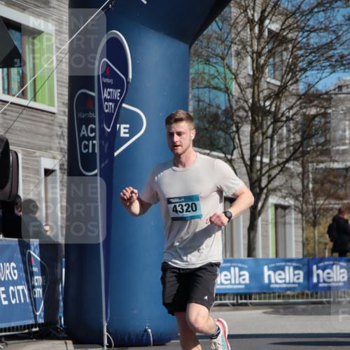 06.04.2025 - 44. Internationalen Wilhelmsburger Insellauf A. Gomolzig http://msf.ph/oto/7579108 06.04.2025 10:26:27 Ziel 3448, 4320 meine-sportfotos.de