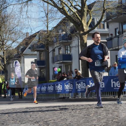 06.04.2025 - 44. Internationalen Wilhelmsburger Insellauf Luisa Fischer http://msf.ph/oto/7579138 06.04.2025 10:39:24 Ziel 3418, 3417, 3833, 3801, 5179, 5095 meine-sportfotos.de