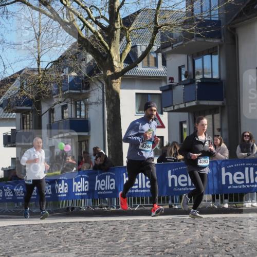 06.04.2025 - 44. Internationalen Wilhelmsburger Insellauf Luisa Fischer http://msf.ph/oto/7579159 06.04.2025 10:44:15 Ziel 4394, 4405, 4393 meine-sportfotos.de