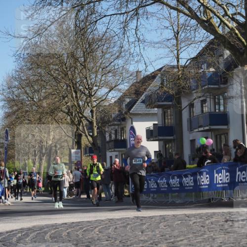 06.04.2025 - 44. Internationalen Wilhelmsburger Insellauf Luisa Fischer http://msf.ph/oto/7579215 06.04.2025 10:44:18 Ziel 5031, 3030, 4549 meine-sportfotos.de