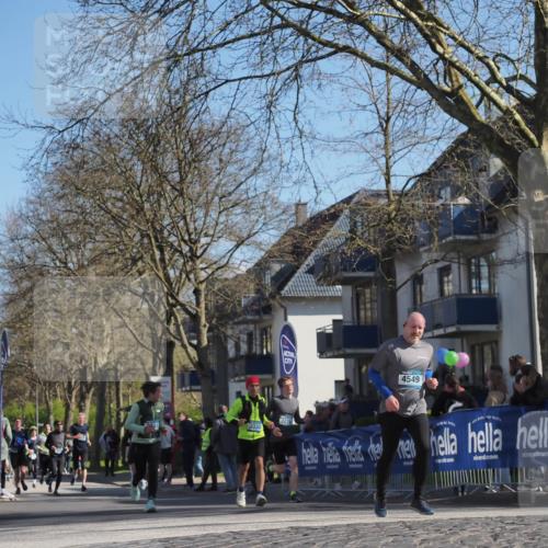 06.04.2025 - 44. Internationalen Wilhelmsburger Insellauf Luisa Fischer http://msf.ph/oto/7579261 06.04.2025 10:44:19 Ziel 3030, 4549, 3279 meine-sportfotos.de