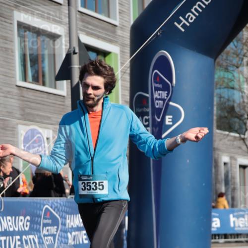 06.04.2025 - 44. Internationalen Wilhelmsburger Insellauf A. Gomolzig http://msf.ph/oto/7579273 06.04.2025 10:25:52 Ziel 3535 meine-sportfotos.de