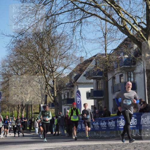 06.04.2025 - 44. Internationalen Wilhelmsburger Insellauf Luisa Fischer http://msf.ph/oto/7579280 06.04.2025 10:44:19 Ziel 3031, 4549, 3030, 3279 meine-sportfotos.de