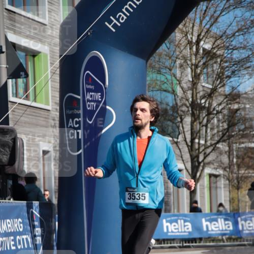 06.04.2025 - 44. Internationalen Wilhelmsburger Insellauf A. Gomolzig http://msf.ph/oto/7579288 06.04.2025 10:25:51 Ziel 3535 meine-sportfotos.de