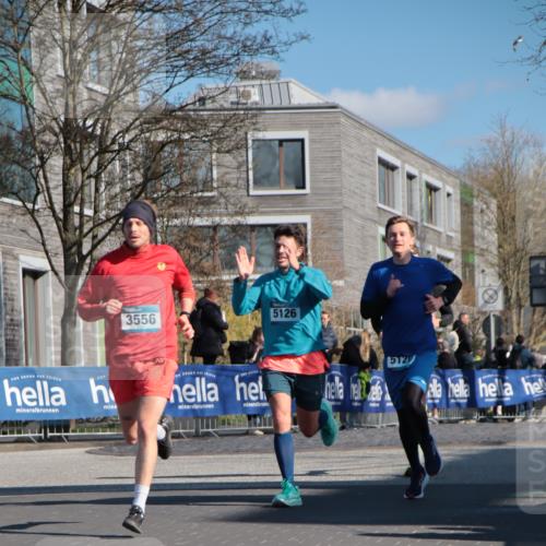 06.04.2025 - 44. Internationalen Wilhelmsburger Insellauf A. Gomolzig http://msf.ph/oto/7579339 06.04.2025 10:25:43 Ziel 3142, 3556, 5120, 5126 meine-sportfotos.de
