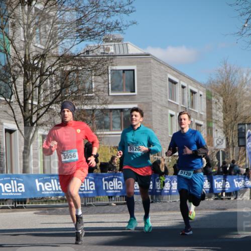 06.04.2025 - 44. Internationalen Wilhelmsburger Insellauf A. Gomolzig http://msf.ph/oto/7579348 06.04.2025 10:25:42 Ziel 3142, 3556, 5120, 5126 meine-sportfotos.de