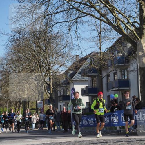 06.04.2025 - 44. Internationalen Wilhelmsburger Insellauf Luisa Fischer http://msf.ph/oto/7579349 06.04.2025 10:44:21 Ziel 3518, 303, 3030, 3279 meine-sportfotos.de