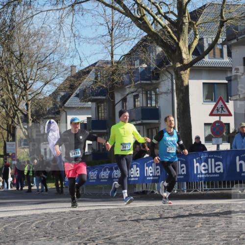 06.04.2025 - 44. Internationalen Wilhelmsburger Insellauf Luisa Fischer http://msf.ph/oto/7579361 06.04.2025 10:39:27 Ziel 5750, 3418, 3417, 3833 meine-sportfotos.de