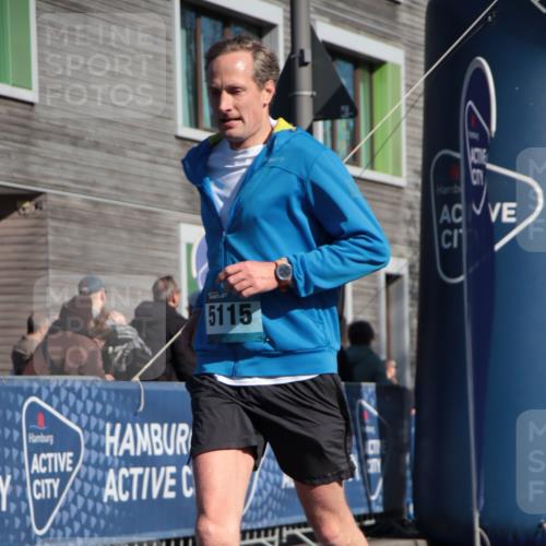 06.04.2025 - 44. Internationalen Wilhelmsburger Insellauf A. Gomolzig http://msf.ph/oto/7579369 06.04.2025 10:25:24 Ziel 3591, 4079, 5115 meine-sportfotos.de