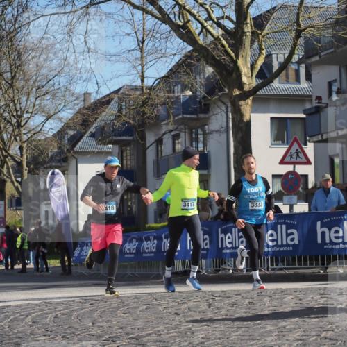 06.04.2025 - 44. Internationalen Wilhelmsburger Insellauf Luisa Fischer http://msf.ph/oto/7579381 06.04.2025 10:39:27 Ziel 4067, 418, 3417, 3833 meine-sportfotos.de