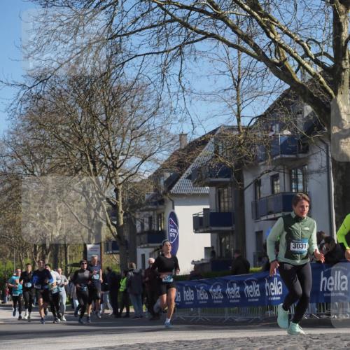 06.04.2025 - 44. Internationalen Wilhelmsburger Insellauf Luisa Fischer http://msf.ph/oto/7579398 06.04.2025 10:44:22 Ziel 437, 3031, 3030, 3518 meine-sportfotos.de
