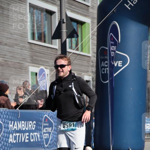 06.04.2025 - 44. Internationalen Wilhelmsburger Insellauf A. Gomolzig http://msf.ph/oto/7579404 06.04.2025 10:25:19 Ziel 3591, 4079, 4428, 4576, 5115 meine-sportfotos.de