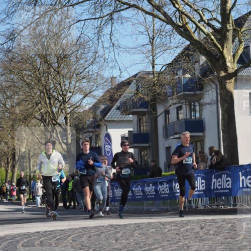 06.04.2025 - 44. Internationalen Wilhelmsburger Insellauf Luisa Fischer http://msf.ph/oto/7579487 06.04.2025 10:44:25 Ziel 4372, 29, 5088, 3982, 4025 meine-sportfotos.de