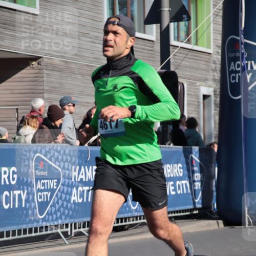 06.04.2025 - 44. Internationalen Wilhelmsburger Insellauf A. Gomolzig http://msf.ph/oto/7579500 06.04.2025 10:24:55 Ziel 3341, 4195, 4205, 4617 meine-sportfotos.de