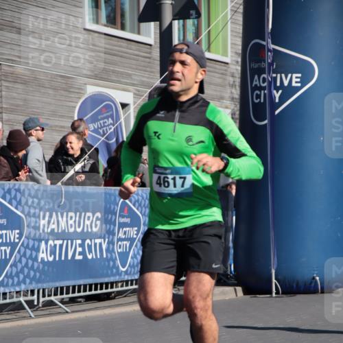 06.04.2025 - 44. Internationalen Wilhelmsburger Insellauf A. Gomolzig http://msf.ph/oto/7579506 06.04.2025 10:24:55 Ziel 3341, 4195, 4205, 4617 meine-sportfotos.de