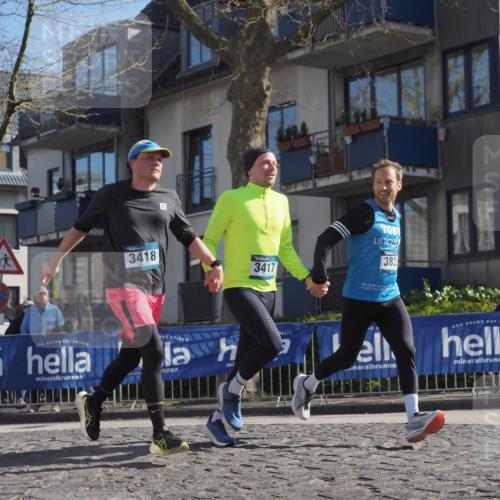 06.04.2025 - 44. Internationalen Wilhelmsburger Insellauf Luisa Fischer http://msf.ph/oto/7579513 06.04.2025 10:39:28 Ziel 3418, 3417, 3833 meine-sportfotos.de