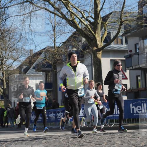 06.04.2025 - 44. Internationalen Wilhelmsburger Insellauf Luisa Fischer http://msf.ph/oto/7579546 06.04.2025 10:44:27 Ziel 5087, 437, 5088, 3982 meine-sportfotos.de