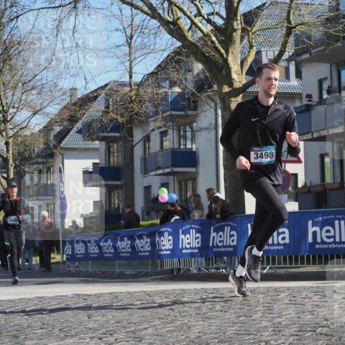 06.04.2025 - 44. Internationalen Wilhelmsburger Insellauf Luisa Fischer http://msf.ph/oto/7579647 06.04.2025 10:44:37 Ziel 3895, 3498 meine-sportfotos.de