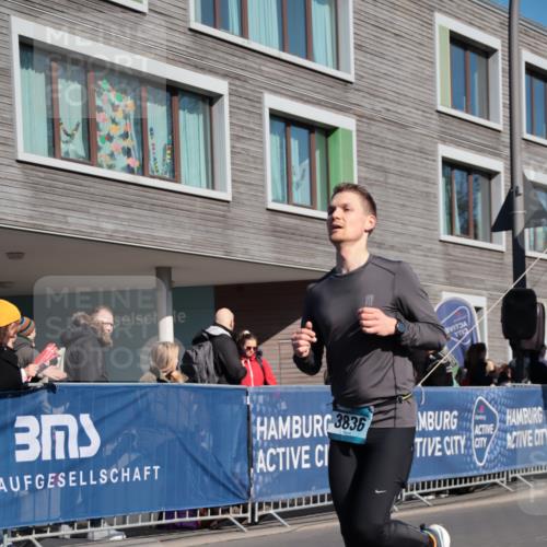 06.04.2025 - 44. Internationalen Wilhelmsburger Insellauf A. Gomolzig http://msf.ph/oto/7579692 06.04.2025 10:23:48 Ziel 3090, 3836, 4322 meine-sportfotos.de