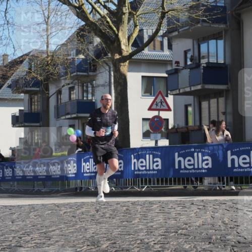 06.04.2025 - 44. Internationalen Wilhelmsburger Insellauf Luisa Fischer http://msf.ph/oto/7579799 06.04.2025 10:44:41 Ziel 097 meine-sportfotos.de