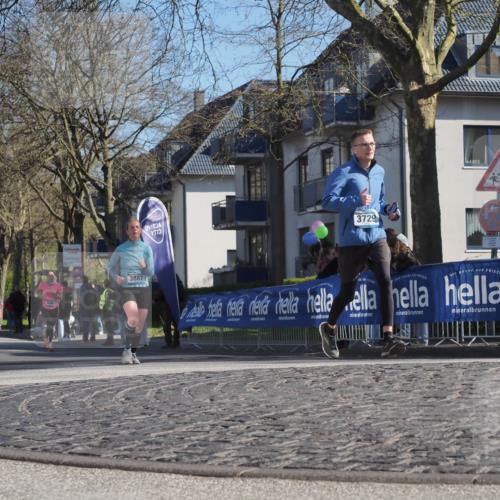 06.04.2025 - 44. Internationalen Wilhelmsburger Insellauf Luisa Fischer http://msf.ph/oto/7579858 06.04.2025 10:39:44 Ziel 3544, 3887, 3729 meine-sportfotos.de
